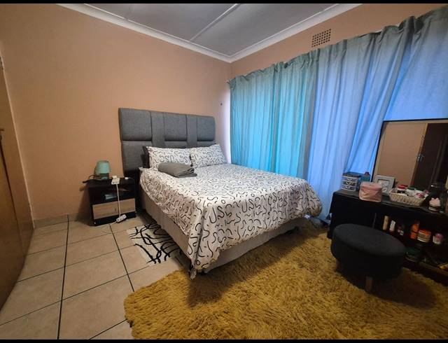 2 BEDROOM FLAT FOR SALE IN THREE RIVERS